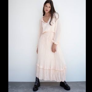 Zara Women’s Pleated Voluminous Maxi Pink Dress